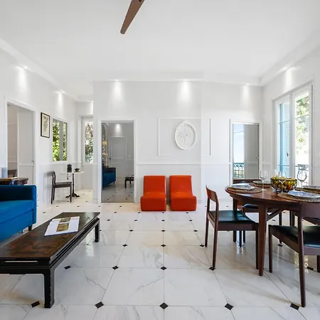 Apartamento Alexandra Palace, Belle Epoque Menton, Vue Mer, Parking *